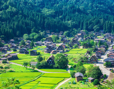 Shirakawa-go, Gifu Prefecture, where the original scenery of Japan remains. It is also listed as a UNESCO World Heritage Site.