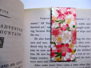 chiyogami pink floral magnetic bookmark
