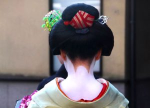 Maiko Hairstyle - Ofuku with pale green kimono