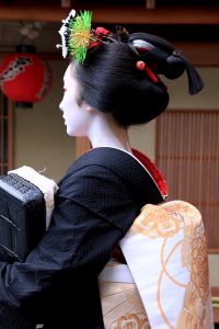 Maiko's Hairstyle, Sakkou