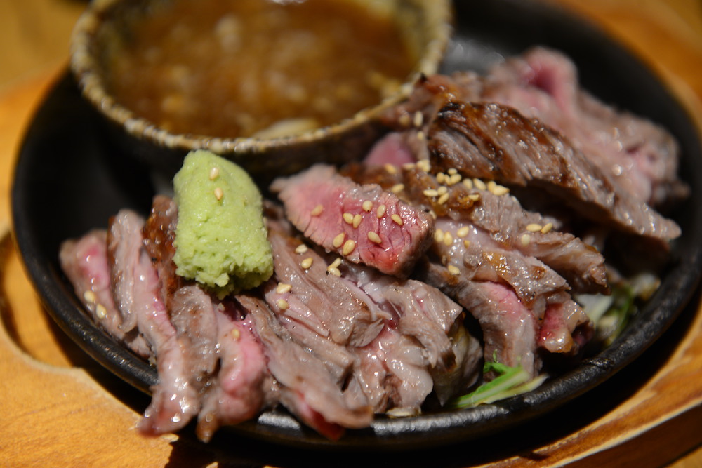 Tataki, sliced and grilled horse meat